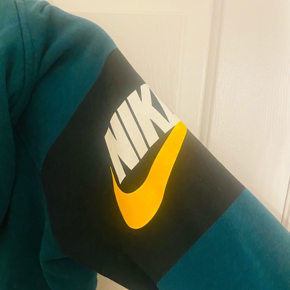 Nike Emerald Green Sweatshirt - Picture 2 of 5